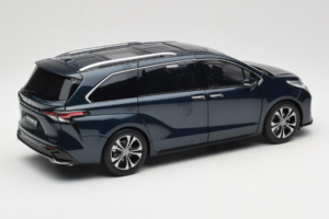 Toyota Granvia Tmavo Modrý OEM 1:18 FCL22GR803 Kov – obrázok 3 z 8