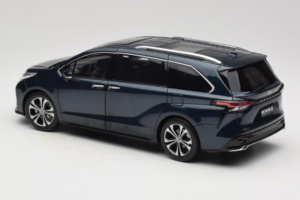 Toyota Granvia Tmavo Modrý OEM 1:18 FCL22GR803 Kov – obrázok 7 z 8