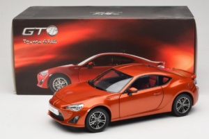 Toyota GT86 Červený Century Dragon 1:18 CD01 Kov – obrázok 8 z 8