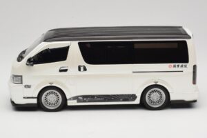 Toyota Hiace Super GL Pearl White Otto 1:18 OT1136 Živica – obrázok 3 z 6