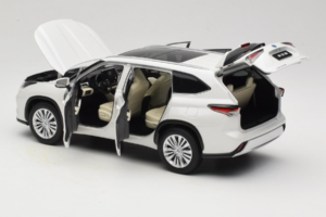 Toyota Highlander XU70 Biely OEM 1:18 26071-2011 Kov – obrázok 5 z 8