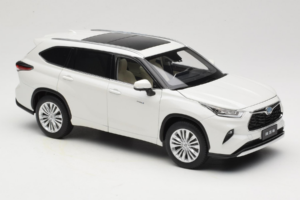 Toyota Highlander XU70 Biely OEM 1:18 26071-2011 Kov – obrázok 6 z 8