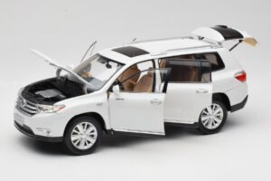Toyota Highlander XU40 Biely Paudi Model 1:18 2043612-W1 Kov – obrázok 2 z 8