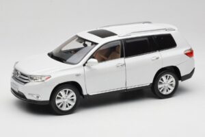 Toyota Highlander XU40 Biely Paudi Model 1:18 2043612-W1 Kov