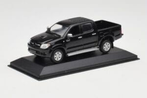 Toyota Hilux Čierny Minichamps 1:43 400166662 Kov – obrázok 2 z 4