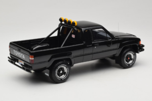 Toyota Hilux N60 SR5 Pickup Čierny Otto 1:18 OT481B Živica – obrázok 2 z 6