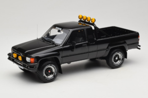 Toyota Hilux N60 SR5 Pickup Čierny Otto 1:18 OT481B Živica