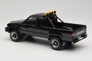 Toyota Hilux N60 SR5 Pickup Čierny Otto 1:18 OT481B Živica – obrázok 5 z 6