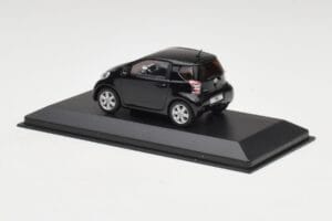 Toyota iQ Čierny Mica Minichamps 1:43 403166803 Kov – obrázok 3 z 4