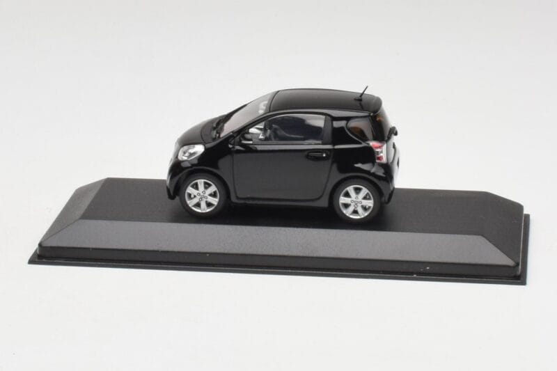 Toyota iQ Čierny Mica Minichamps 1:43 403166803 Kov