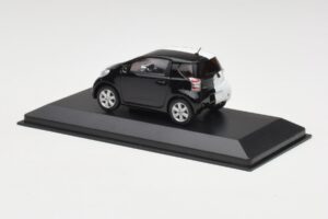 Toyota iQ Čierny & Biely Geneva Motor Show 2009 Minichamps 1:43 400166801 Kov – obrázok 3 z 4