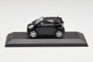 Toyota iQ Čierny & Biely Geneva Motor Show 2009 Minichamps 1:43 400166801 Kov