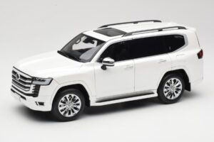 Toyota Land Cruiser J300 ZX Biely LCD 1:18 LCD18013-ZX-WH Kov