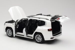 Toyota Land Cruiser J300 ZX Biely LCD 1:18 LCD18013-ZX-WH Kov – obrázok 5 z 8