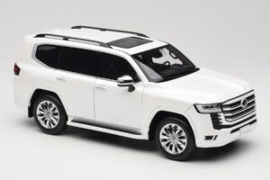 Toyota Land Cruiser J300 ZX Biely LCD 1:18 LCD18013-ZX-WH Kov – obrázok 6 z 8