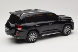 Toyota Land Cruiser LC200 Čierny Kengfai 1:18 KF024-13 Kov – obrázok 3 z 8