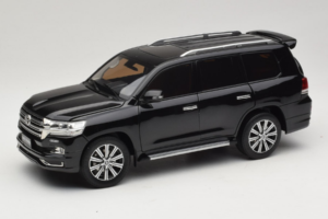 Toyota Land Cruiser LC200 Čierny Kengfai 1:18 KF024-13 Kov