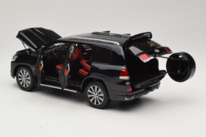 Toyota Land Cruiser LC200 Čierny Kengfai 1:18 KF024-13 Kov – obrázok 5 z 8