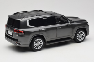 Toyota Land Cruiser LC300 ZX Šedý LCD 1:18 LCD18013-ZX-GR Kov – obrázok 3 z 8
