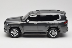 Toyota Land Cruiser LC300 ZX Šedý LCD 1:18 LCD18013-ZX-GR Kov – obrázok 4 z 8