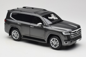 Toyota Land Cruiser LC300 ZX Šedý LCD 1:18 LCD18013-ZX-GR Kov – obrázok 6 z 8