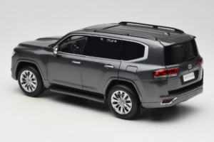 Toyota Land Cruiser LC300 ZX Šedý LCD 1:18 LCD18013-ZX-GR Kov – obrázok 7 z 8