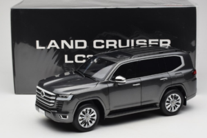 Toyota Land Cruiser LC300 ZX Šedý LCD 1:18 LCD18013-ZX-GR Kov – obrázok 8 z 8