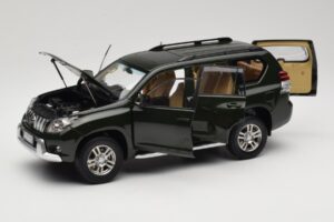 Toyota Land Cruiser Prado J150 Zelený Paudi Model 1:18 623132-GR Kov – obrázok 2 z 8