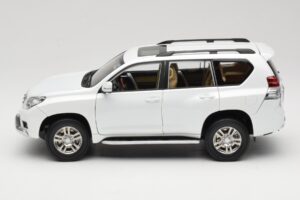 Toyota Land Cruiser Prado J150 Biely Paudi Model 1:18 623132-WH Kov – obrázok 4 z 8