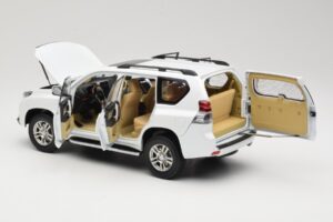 Toyota Land Cruiser Prado J150 Biely Paudi Model 1:18 623132-WH Kov – obrázok 5 z 8