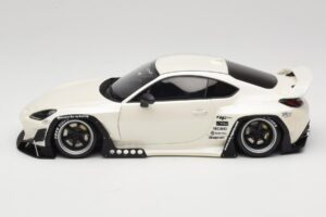 Toyota Pandem GR86 ZN8 Crystal White GT Spirit 1:18 GT498 Živica – obrázok 3 z 6