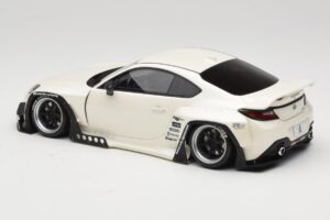 Toyota Pandem GR86 ZN8 Crystal White GT Spirit 1:18 GT498 Živica – obrázok 5 z 6