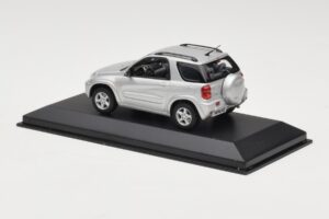 Toyota RAV4 XA20 Strieborný Svetlý Interiér Minichamps 1:43 31434205 Kov – obrázok 3 z 4