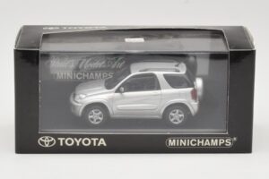 Toyota RAV4 XA20 Strieborný Svetlý Interiér Minichamps 1:43 31434205 Kov – obrázok 4 z 4