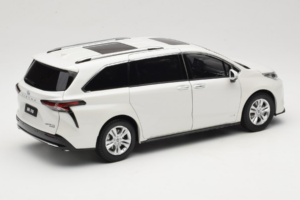 Toyota Sienna XL30 Biely OEM 1:18 TOYOTA013 Kov – obrázok 3 z 8