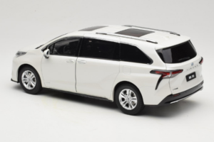Toyota Sienna XL30 Biely OEM 1:18 TOYOTA013 Kov – obrázok 7 z 8
