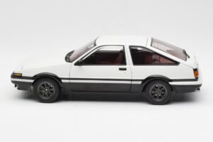 Toyota Sprinter Trueno AE86 New Initial D Movie Legend 1 AUTOart 1:18 78798 Kov – obrázok 4 z 8