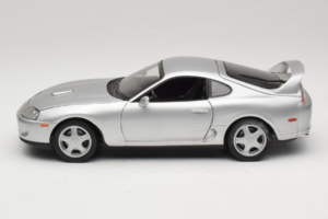 Toyota Supra A80 Strieborný Kyosho 1:18 8847 Kov – obrázok 4 z 8