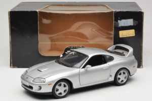 Toyota Supra A80 Strieborný Kyosho 1:18 8847 Kov – obrázok 8 z 8