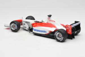 Toyota TF102 #25 A. McNish Panasonic Toyota Racing Showcar 2002 Minichamps 1:18 103020075 Kov – obrázok 5 z 6