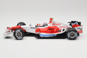 Toyota TF105 #16 J. Trulli Panasonic Toyota Racing 2005 Minichamps 1:18 100050016 Kov – obrázok 3 z 7