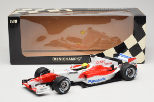 Toyota TF105 #17 R. Schumacher Panasonic Toyota Racing Showcar 2005 Minichamps 1:18 100050087 Kov – obrázok 7 z 7