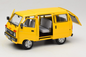 Toyota TJ110 Tianjin Huali Žltý OEM 1:18 TOYOTA014 Kov – obrázok 2 z 8