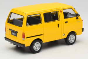 Toyota TJ110 Tianjin Huali Žltý OEM 1:18 TOYOTA014 Kov – obrázok 3 z 8