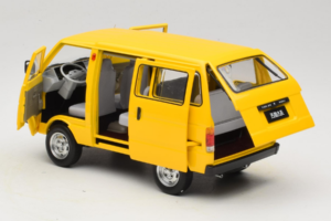 Toyota TJ110 Tianjin Huali Žltý OEM 1:18 TOYOTA014 Kov – obrázok 5 z 8