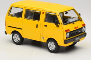 Toyota TJ110 Tianjin Huali Žltý OEM 1:18 TOYOTA014 Kov – obrázok 6 z 8