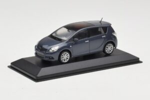 Toyota Verso Grey Metallic Minichamps 1:43 TOYOTA011 Kov – obrázok 2 z 4