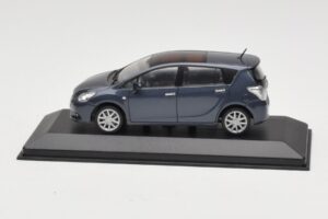 Toyota Verso Grey Metallic Minichamps 1:43 TOYOTA011 Kov