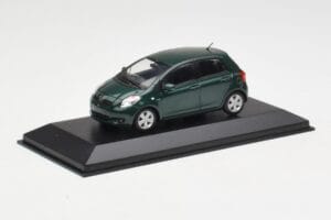 Toyota Yaris XP10 Oxford Green Minichamps 1:43 400166501 Kov – obrázok 2 z 4