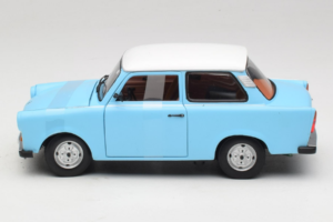Trabant 601 Deluxe Modrý Biely Sun Star 1:18 4286 Kov – obrázok 3 z 6